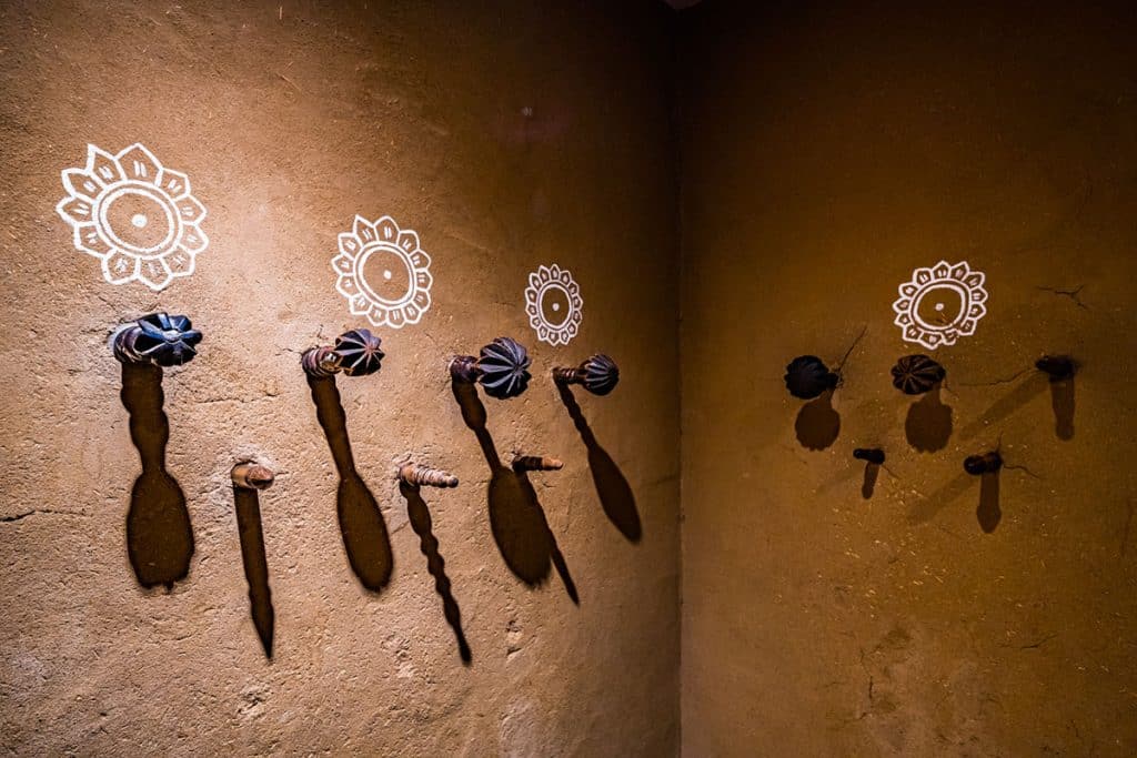 mediterana rajasthanihaus detalles bereberes, en arcilla y pinturas 